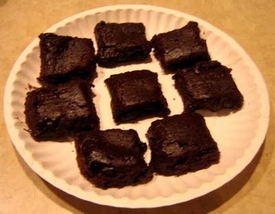 brownie-many chocolate brownies on the plate