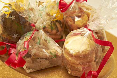 Parchment Paper Cookie Bundles, a Sweet Cookie Gift Idea