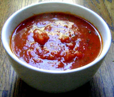 pomi-tomatoes-sauce-bowl