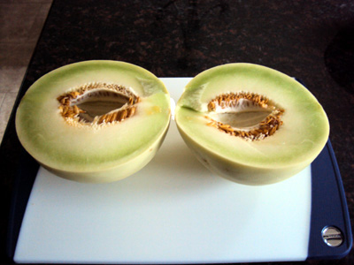 how to cut a melon - melon cut into halves