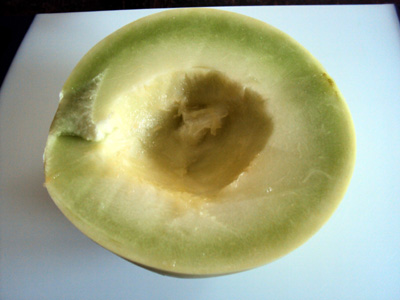 how to cut a melon - melon half