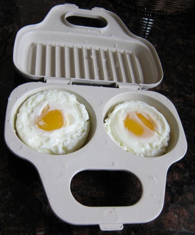 Microwave Egg Poacher/Cooker 2 Egg White Plastic 