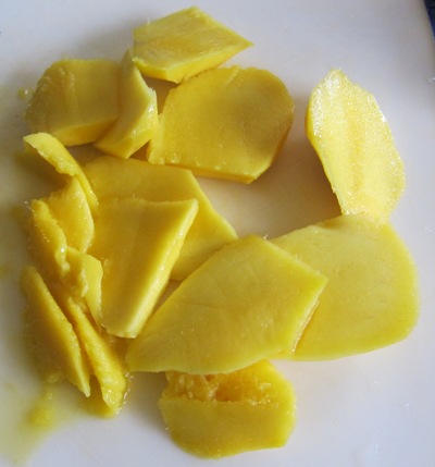 cut up mango pieces