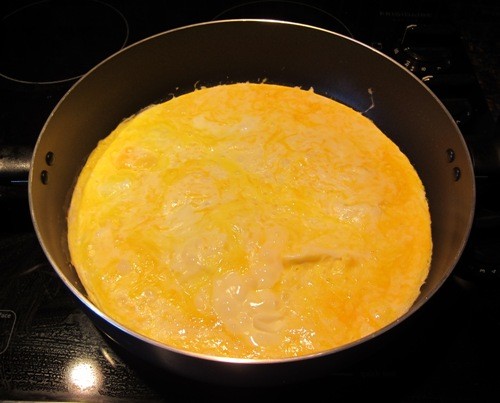 no flip omelette in a frying pan