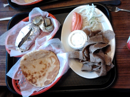 dengeos gyros plate on a tray