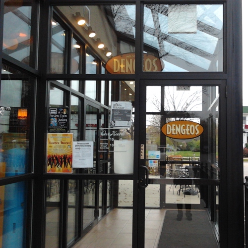 Dengeos Restaurant Entrance In Buffalo Grove
