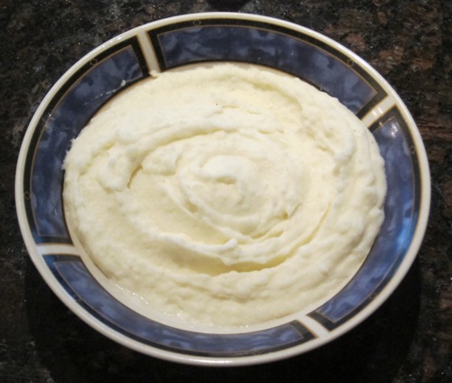 a bowl of mashed potatoes