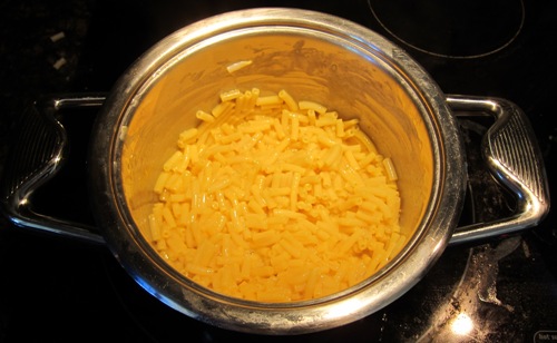 macaroni and cheese in a pot