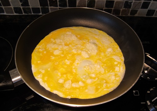 feta cheese omelette cooking