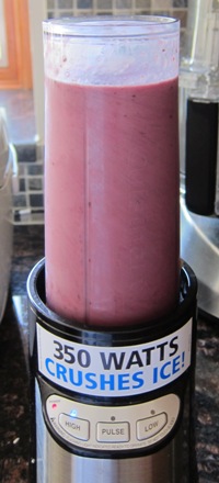 banana blueberry peach smoothie