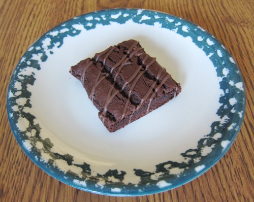 fiber one 90 calorie brownie on a plate