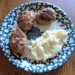 russian meat patties kotlety with mashed potatoes