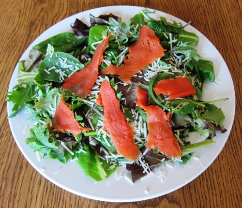 green salad with smoked salmon