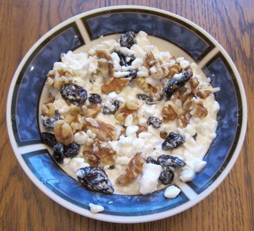 Cottage Cheese Breakfast With Raisins And Walnuts