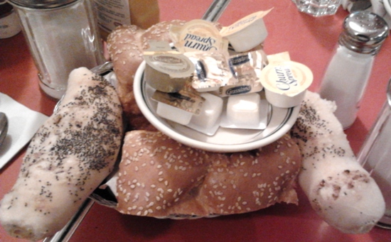 bagel restaurant bread basket
