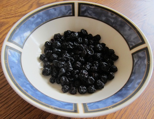 costco dried blueberries in a bowl