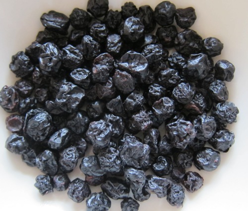 dry blueberries closeup picture