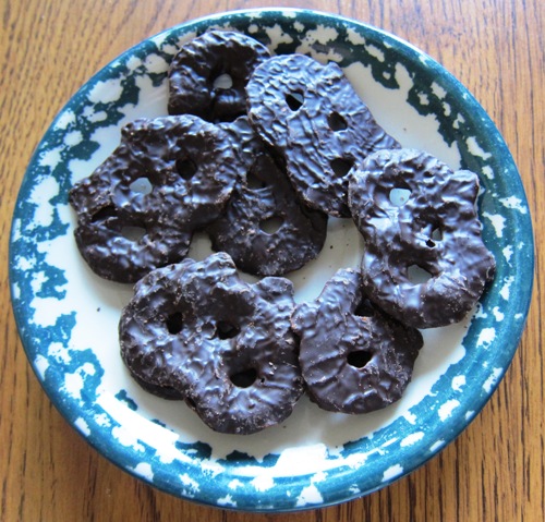 chocolate covered pretzel chips