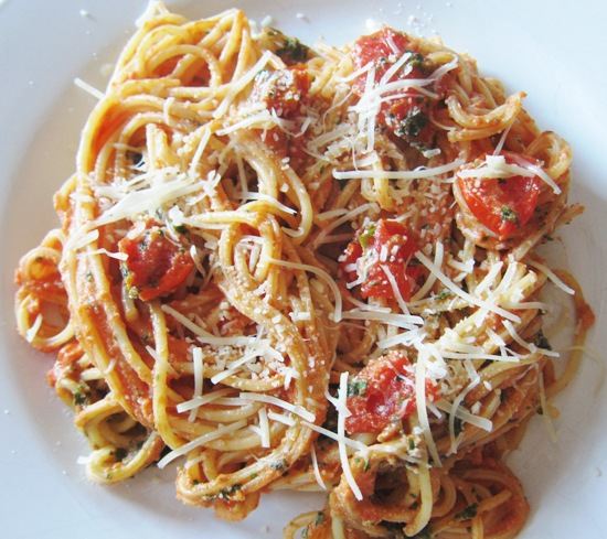 vegetarian pasta recipe with cherry tomatoes