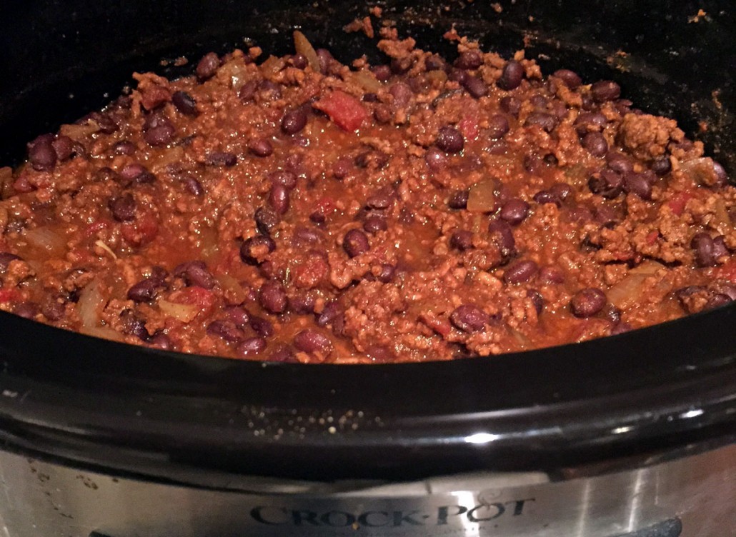 How to make chili in a slow cooker