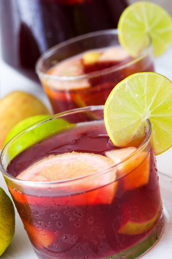 Easy Homemade Sangria Recipe – How To Make Spanish Red Wine Sangria