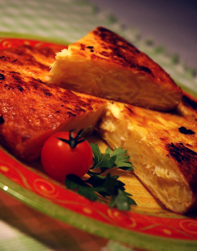 Easy Spanish Tortilla Recipe (Tortilla Espanola Potato Omelette)