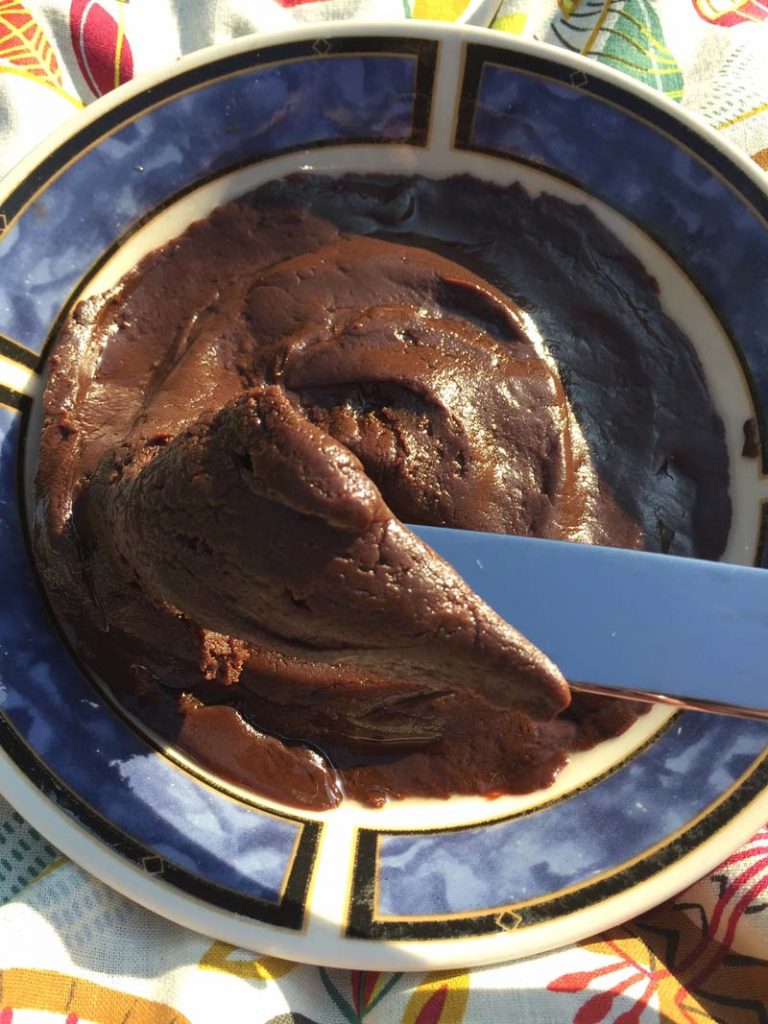 Healthy Homemade Nutella-like Chocolate Hazelnut Spread (Vegan, Raw, Gluten-Free)
