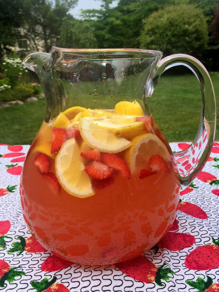 Homemade Strawberry Lemonade Recipe With Freshly Squeezed Lemons & Strawberry Slices