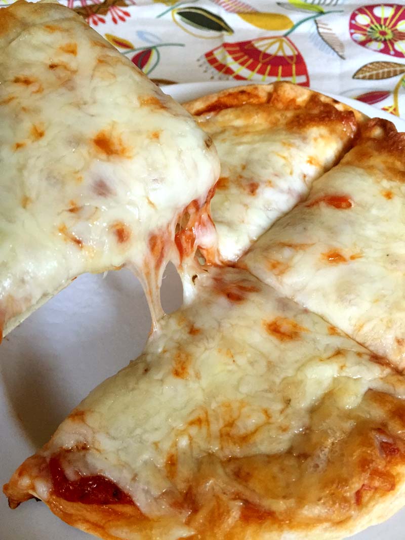 15-Minute Cheese Pita Pizza Recipe