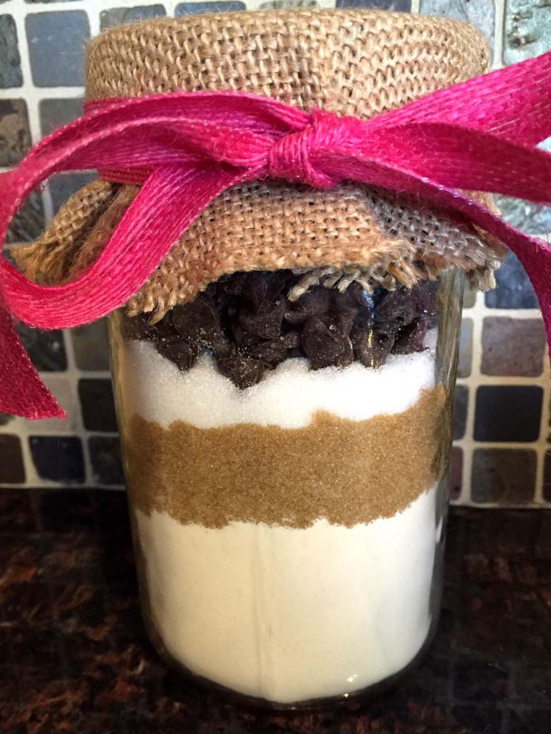 Homemade DYI Chocolate Chip Cookie Mix Gift In A Mason Jar