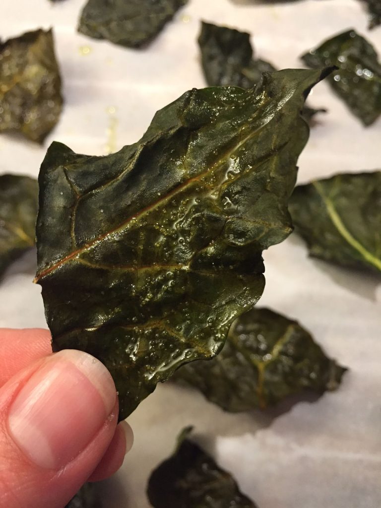 Crispy Baked Kale Chips Recipe – Healthy & Crunchy!