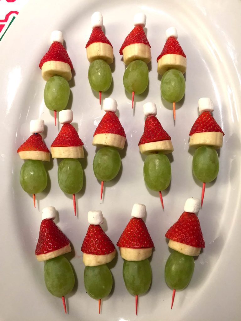 Grinch Fruit Kabobs Skewers – Healthy Christmas Appetizer, Snack or Dessert!