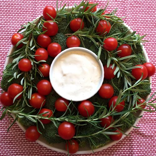 Christmas Wreath Shaped Veggie Plate Appetizer