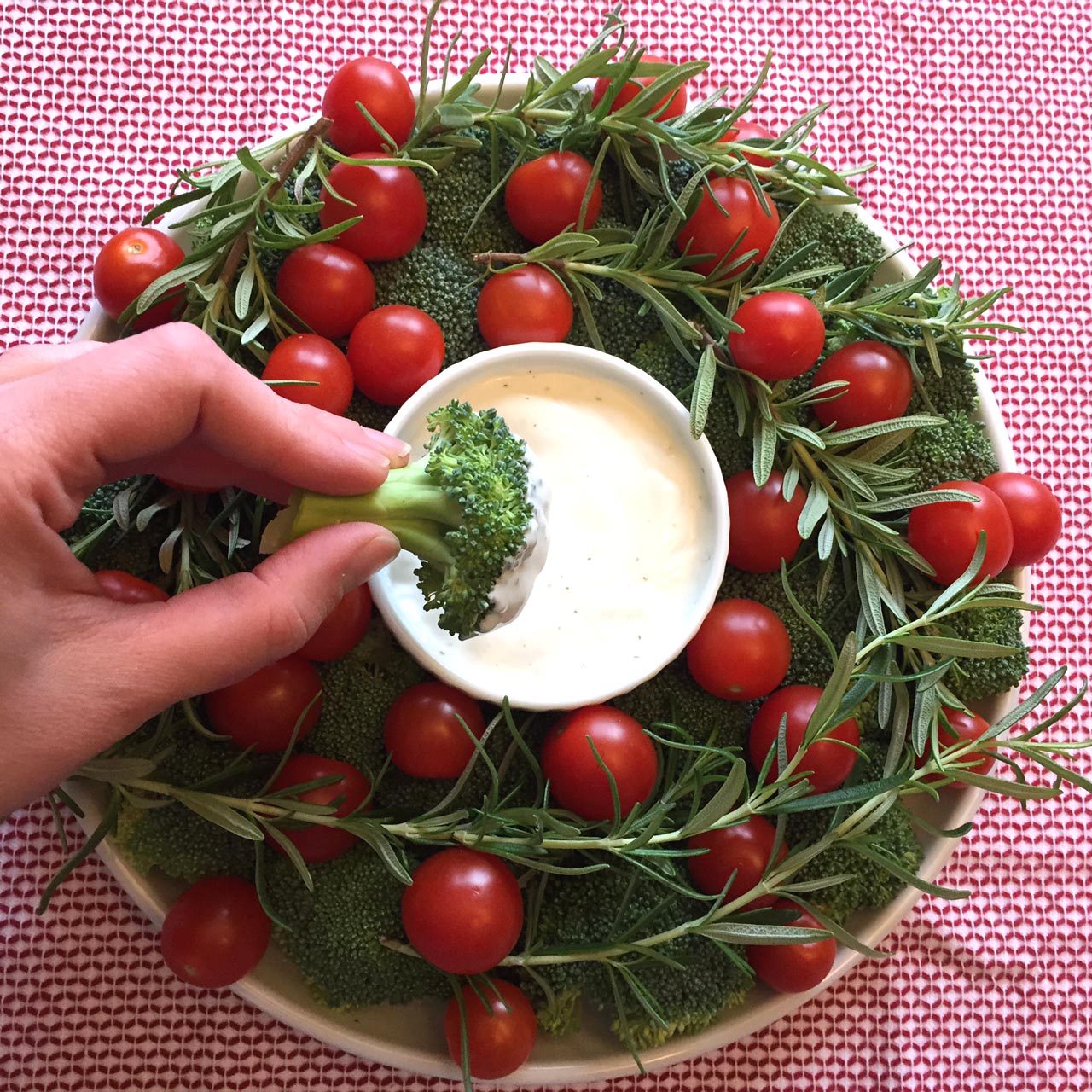 Christmas Wreath Shaped Veggie Plate Appetizer