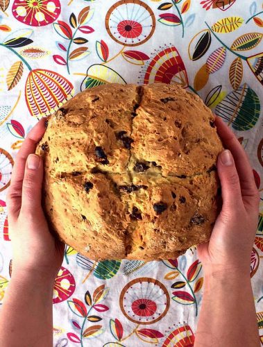 Best Ever Irish Soda Bread Recipe - SO EASY AND YUMMY!