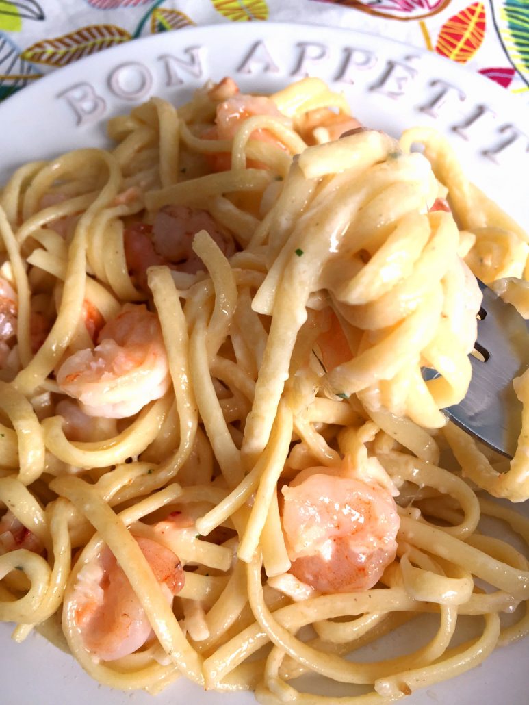 Easy Creamy Seafood Linguine