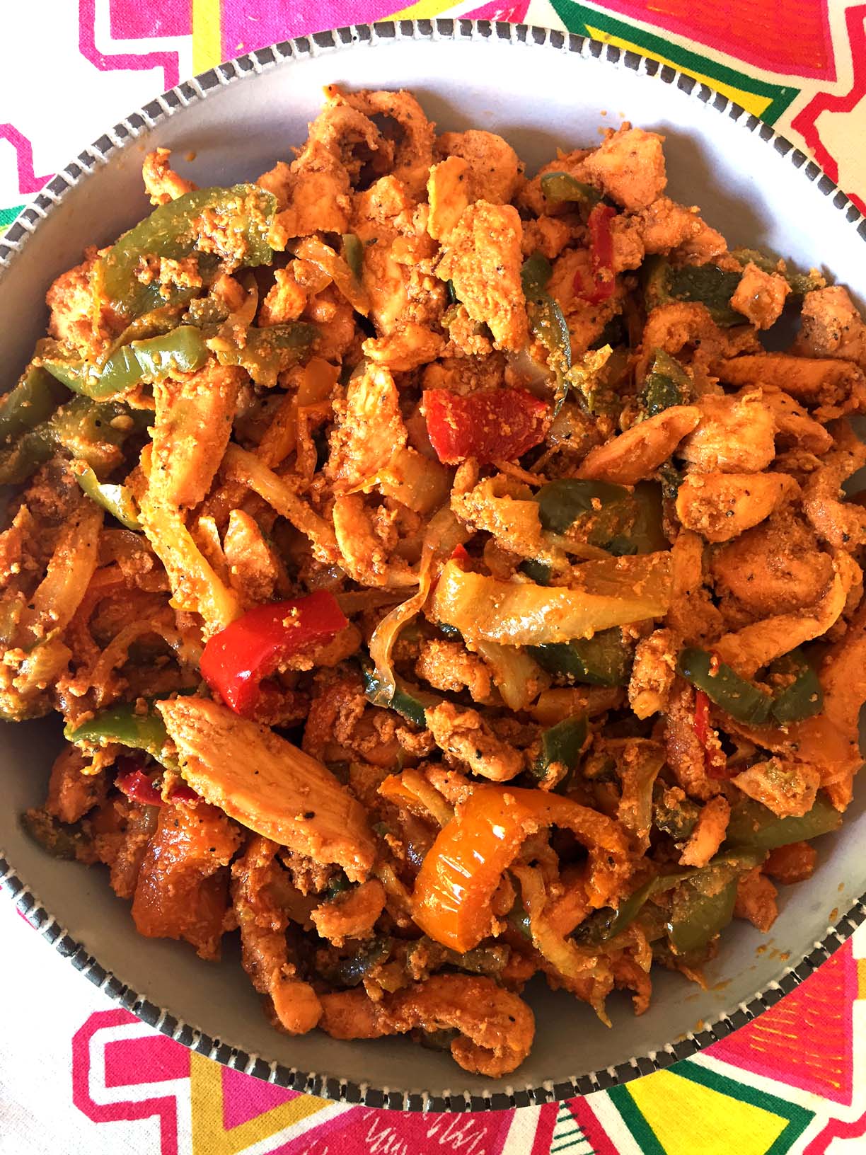 Easy Mexican Chicken Fajitas Recipe – Melanie Cooks