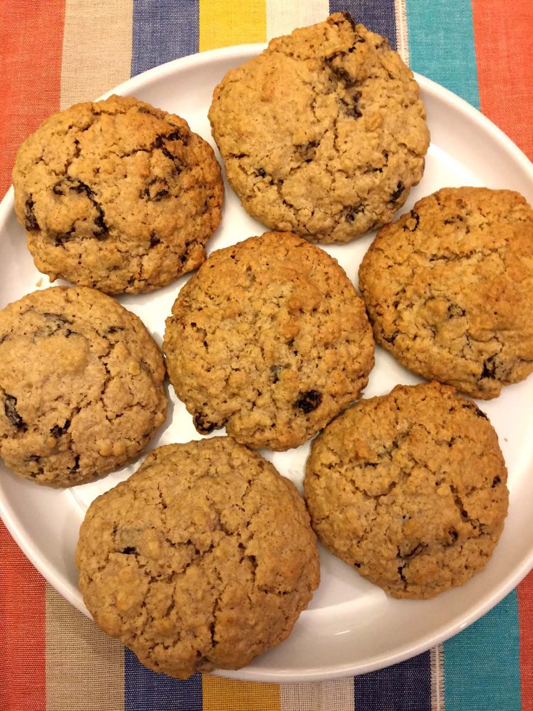 Simple Oatmeal Raisin Cookies