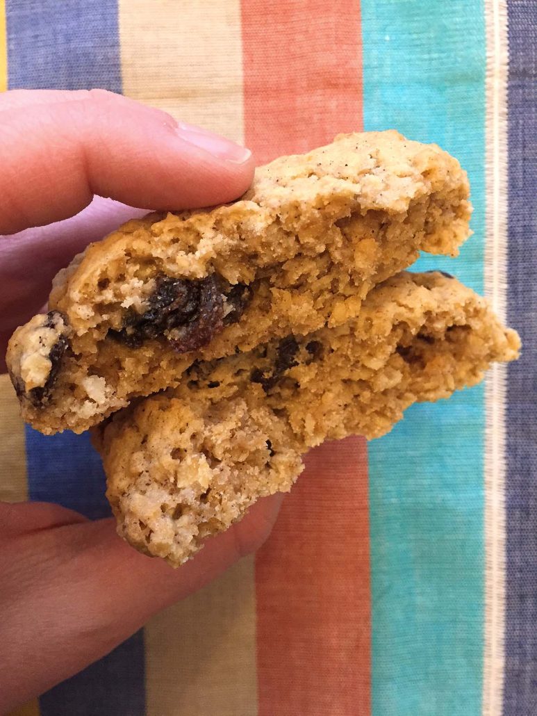 Chewy Oatmeal Raisin Cookies