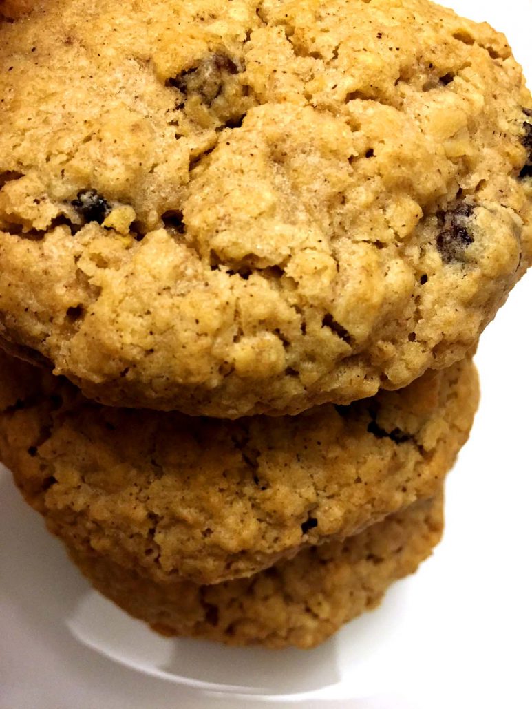 Easy Recipe For Soft Oatmeal Raisin Cookies