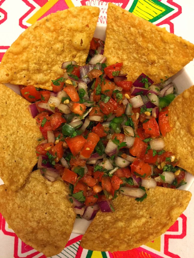 Fresh Mexican Salsa With Chips