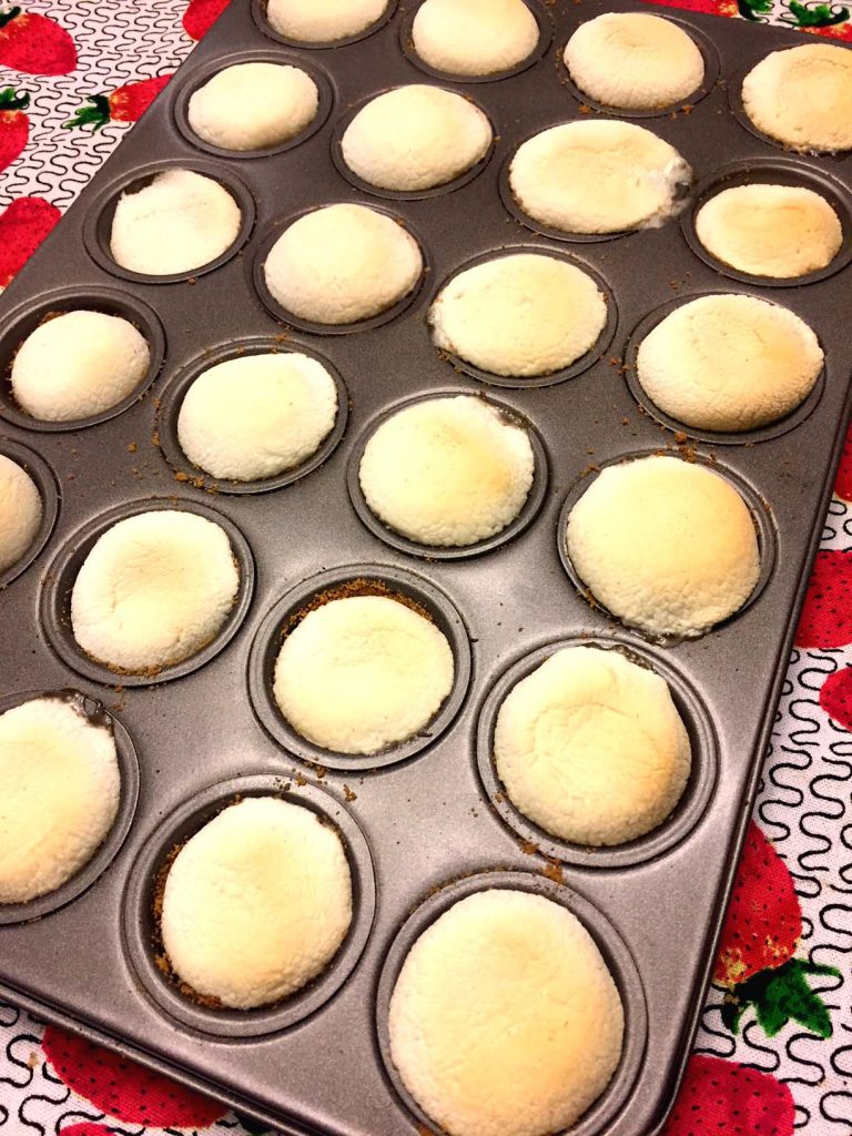 Marshmallow Chocolate S’Mores Cups In A Mini Muffin Tin