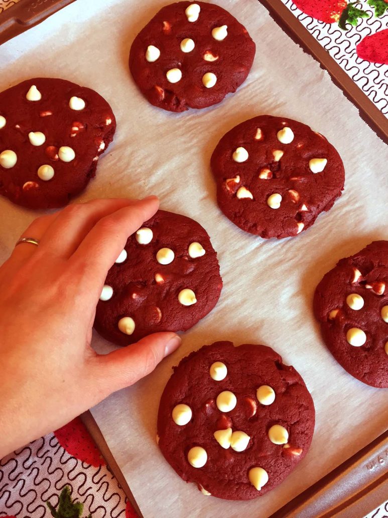 Easy Red Velvet Cookies With White Chocolate Chips