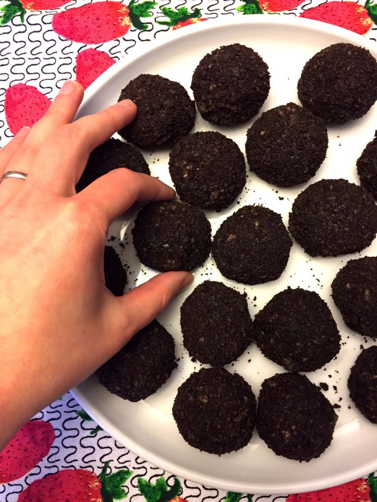 Oreo Truffles – Easy No-Bake Oreo Balls Recipe