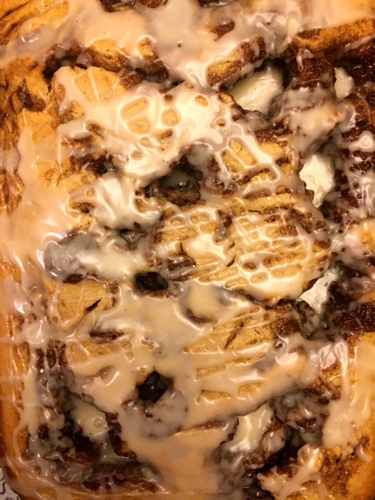 Cinnamon Roll Cake Glaze