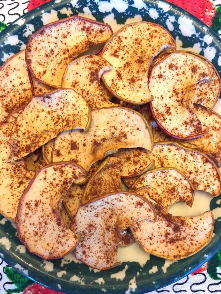 Baked Apple Chips With Cinnamon