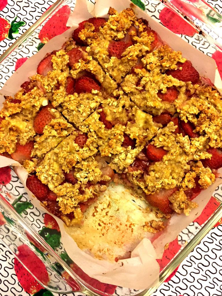 Strawberry Banana Oatmeal Breakfast Bars (Vegan, Gluten-Free)