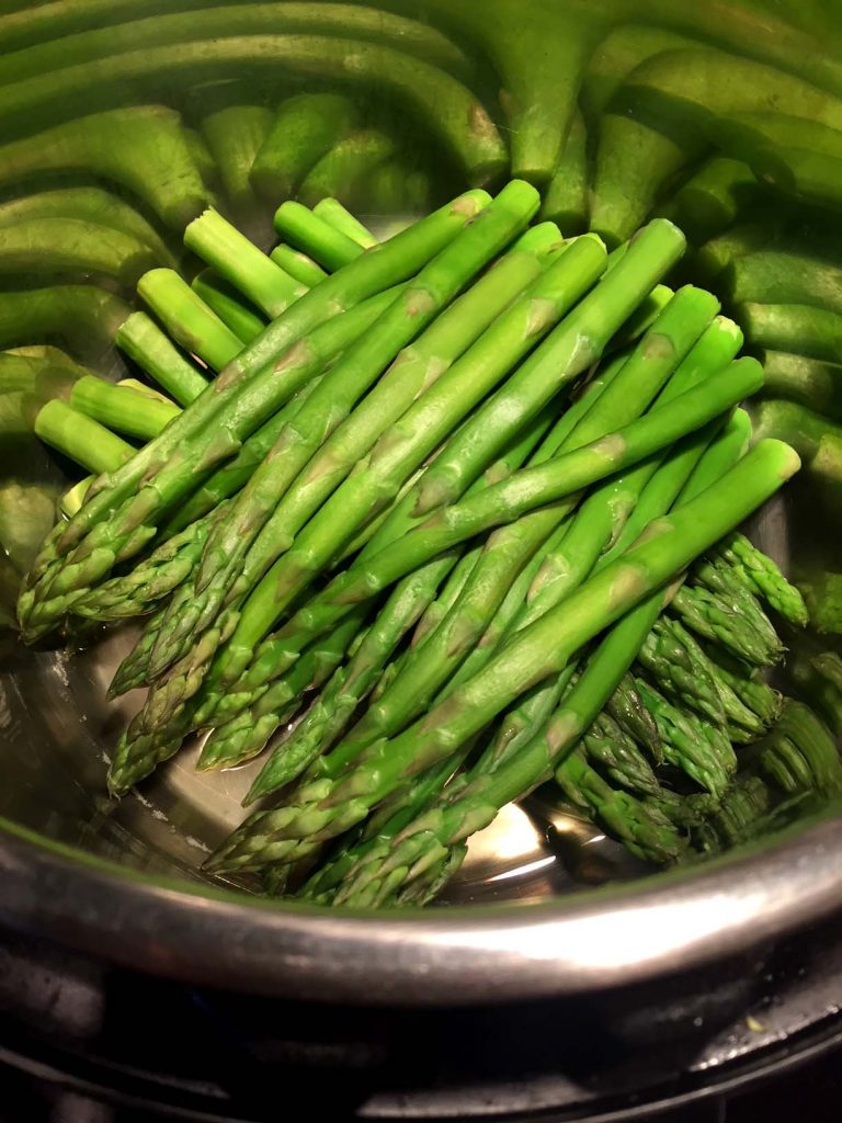 Instant Pot Asparagus – Pressure Cooker Steamed Asparagus Recipe