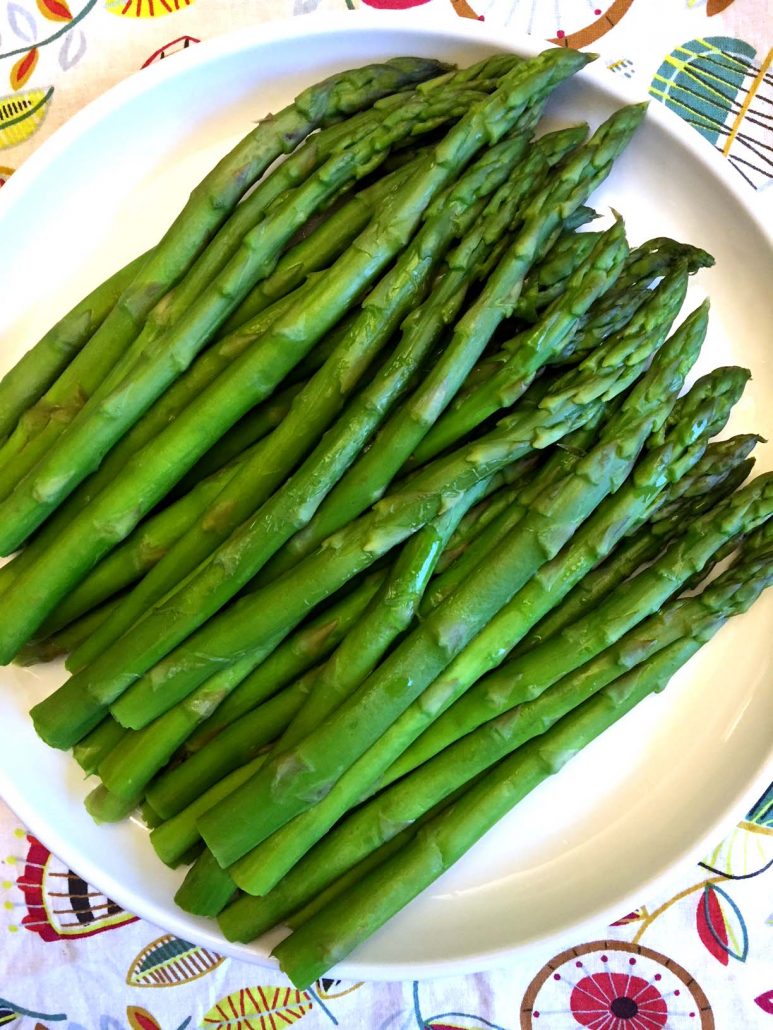 Pressure Cooker Steamed Asparagus