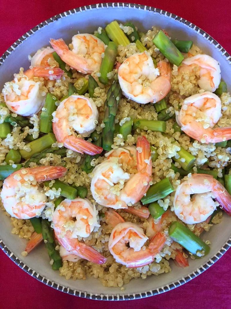 Healthy Quinoa Bowl With Shrimp and Asparagus